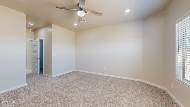 Building Photo - 11118 Blue Eyed Grass St