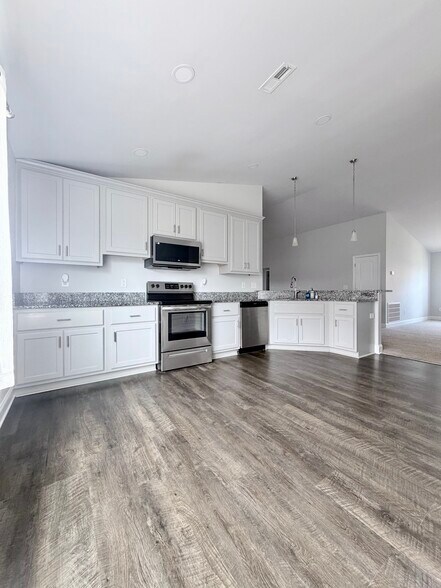 Building Photo - 202 Abercorn Dr