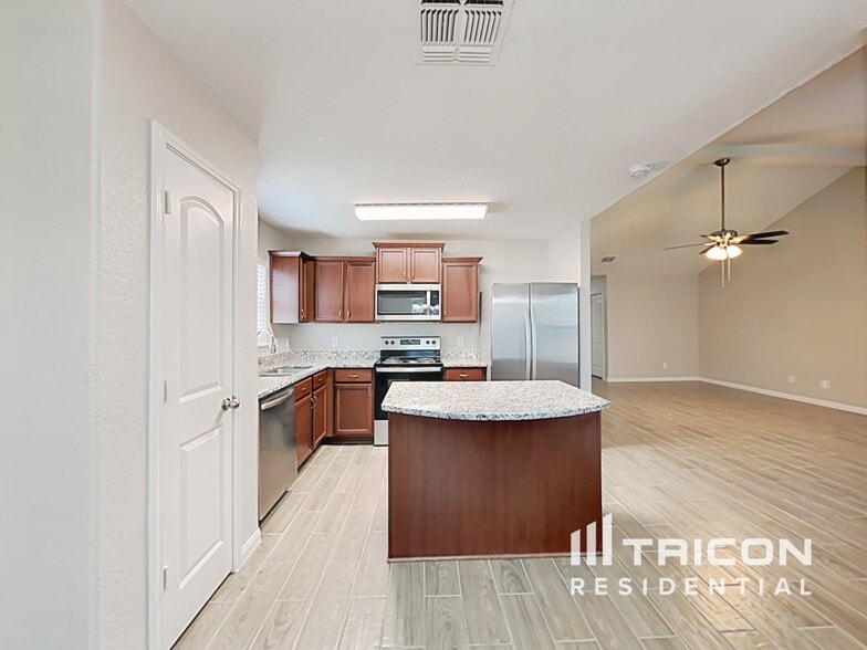 Building Photo - 6219 Still Meadow