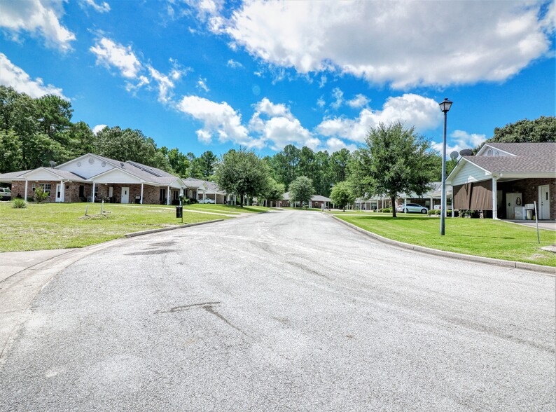 Street View - Legends of Lindale