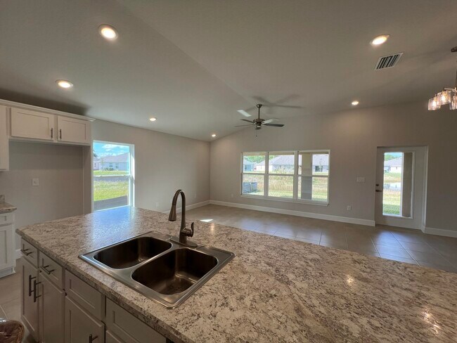 Building Photo - 8638 Giovanni Ave