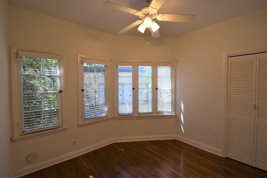 Building Photo - 2062 Argyle Ave