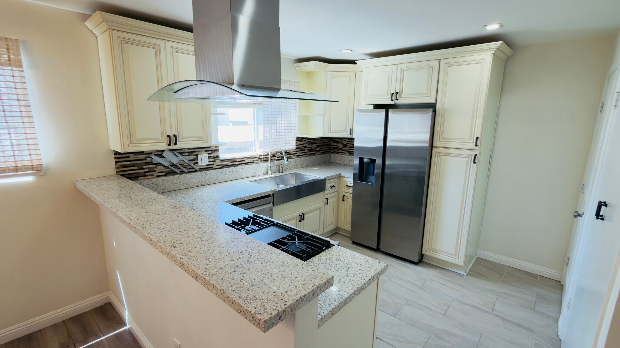 Building Photo - 18550 Hatteras St