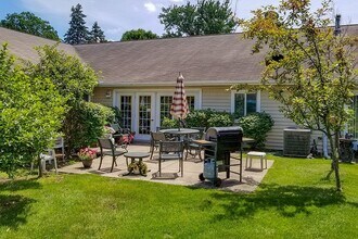 Building Photo - COUNTRYSIDE OF CLINTON