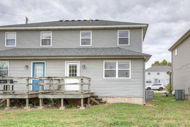 Building Photo - 717 N Walker St