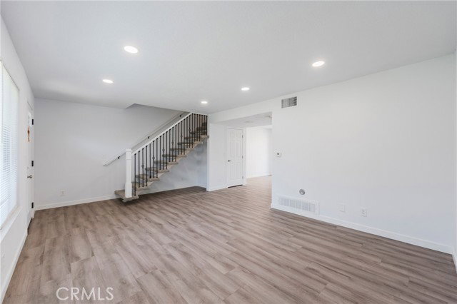 Building Photo - 10062 Ellis Ave