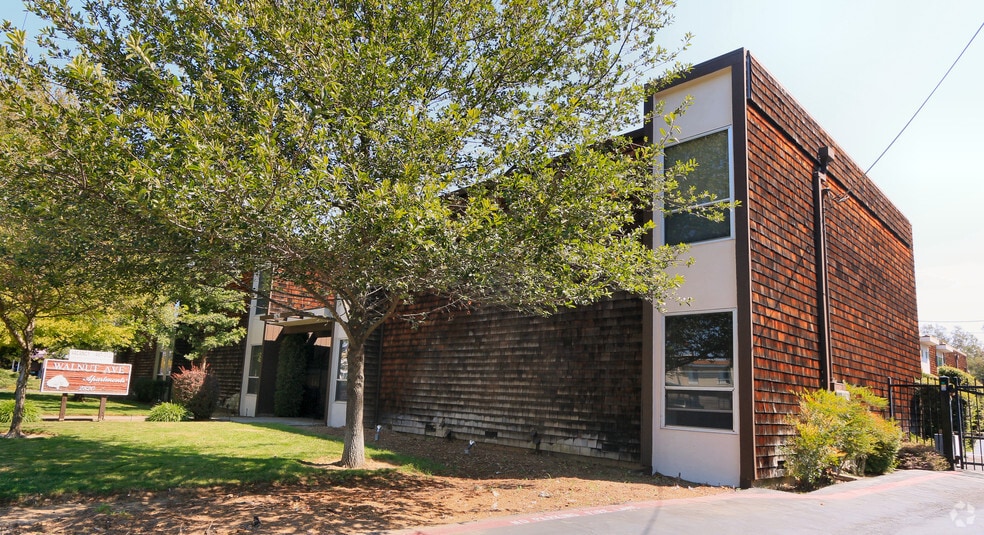 Primary Photo - Walnut Avenue Apartments