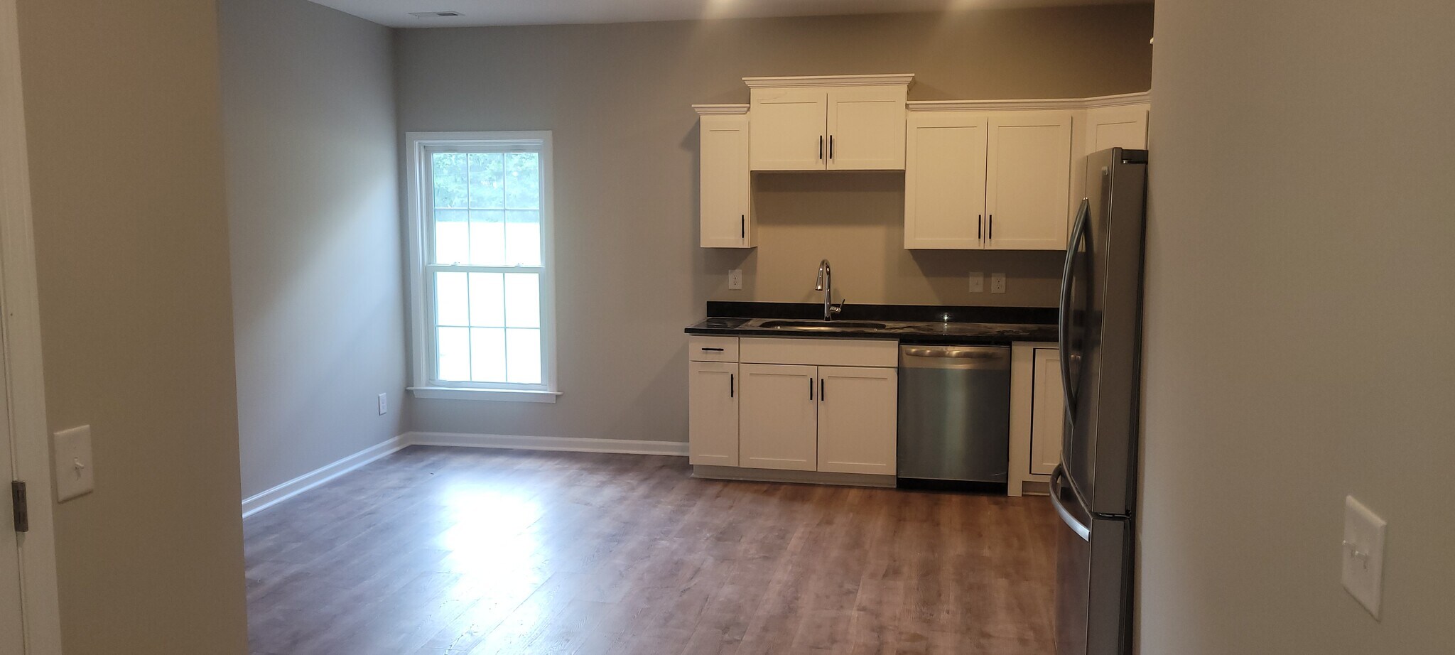 Building Photo - 216 Legion Dr