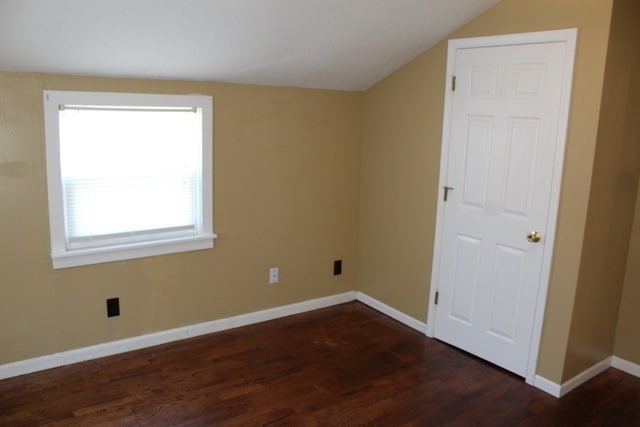 Building Photo - PRE LEASING CENTRALLY LOCATED 2 BED 1 BATH