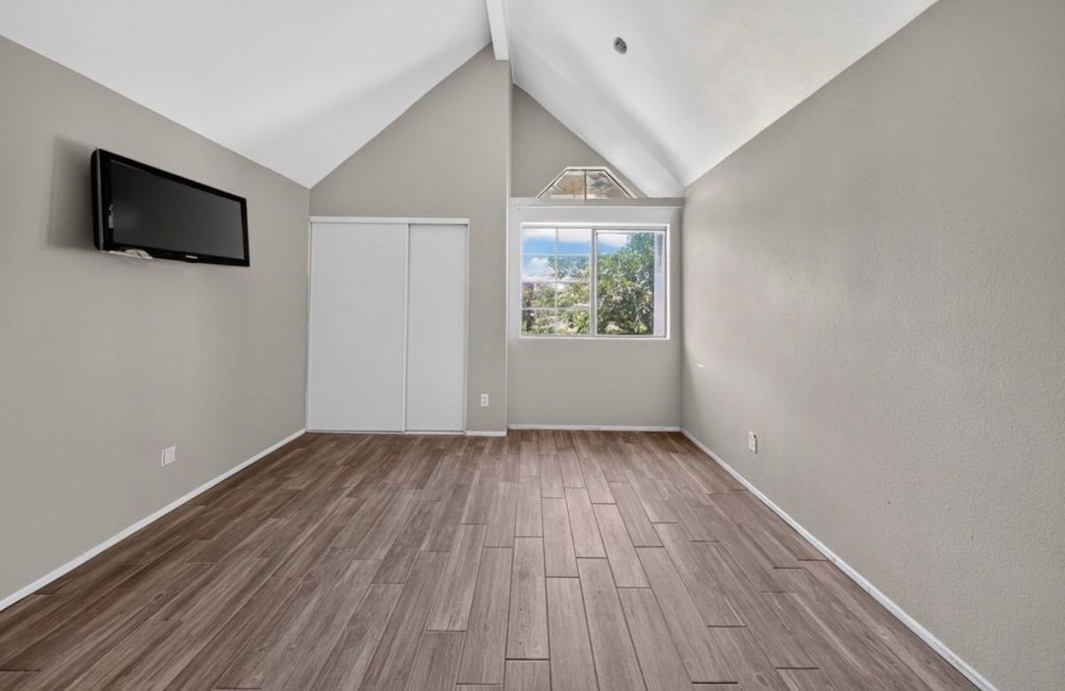 Building Photo - 9540 Sepulveda Blvd