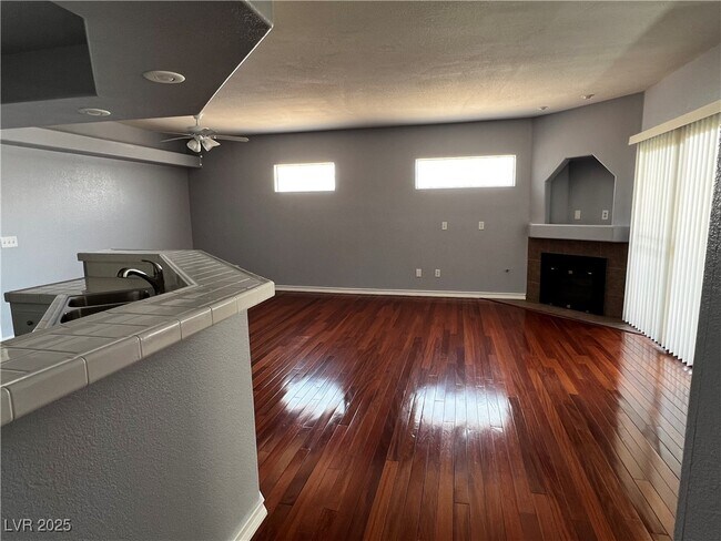 Building Photo - 6905 Cobre Azul Ave