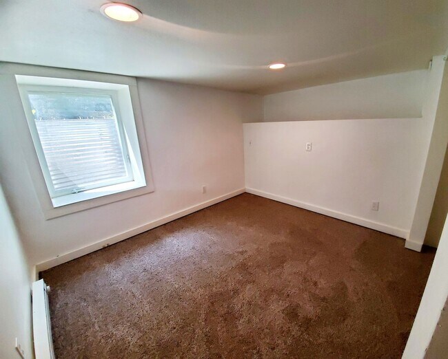 Building Photo - Charming, Spacious Rental in Old Town Fort Collins | Avail. 08/01/2026