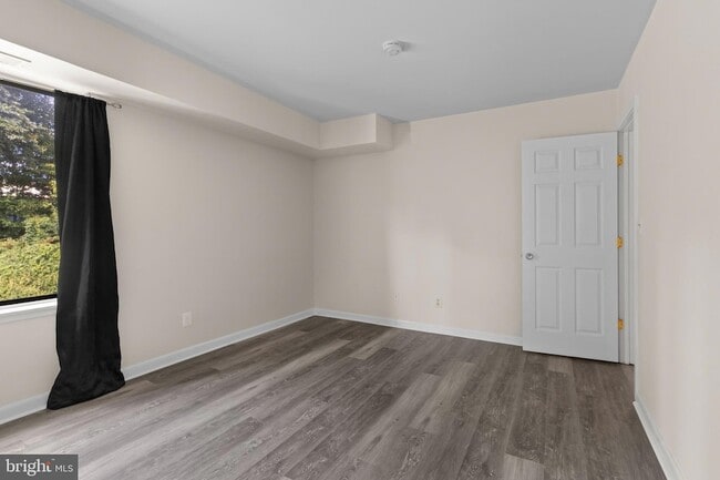 Building Photo - 5478 Cedar Ln