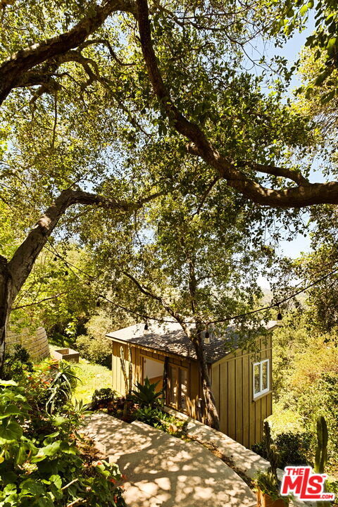 Building Photo - 21071 Waveview Dr