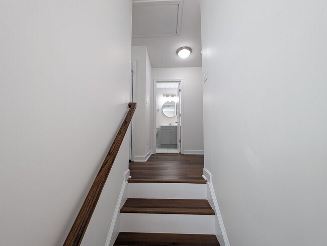 Building Photo - Pristine End Unit Townhome located in the Prosperity Place community!