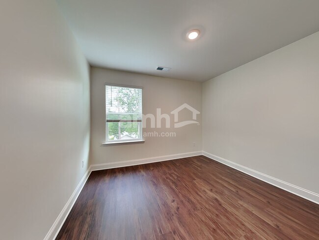 Building Photo - 609 Rivermist Drive