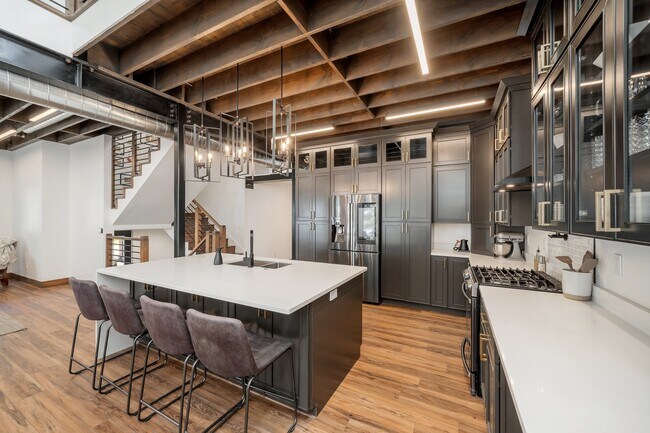 main level oversized kitchen - 26539 E Shore Pl
