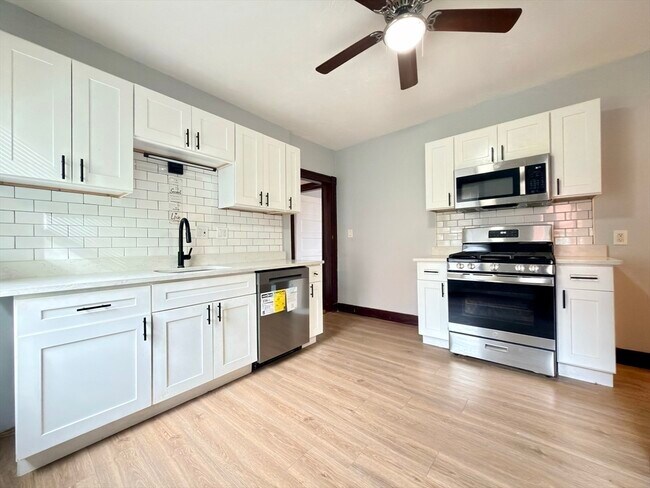 Building Photo - 18 Harold Park