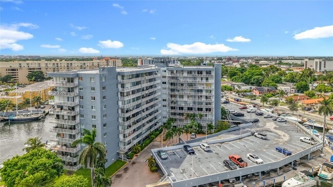 Building Photo - 1800 NW 24th Ave