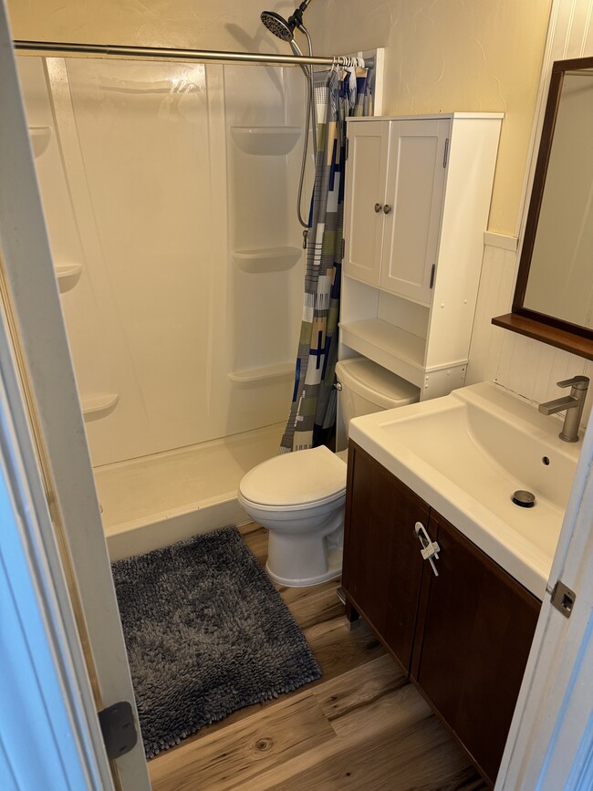 1.75 bathroom - 2661 N Cottonwood Loop