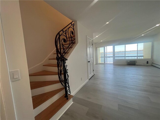Building Photo - 400 Narragansett Pkwy