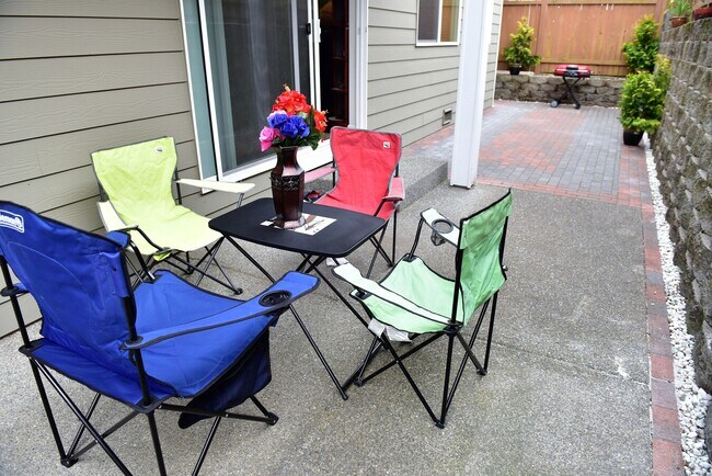 Building Photo - 19812 37th Dr SE