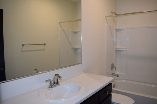 Building Photo - 3280 Chickadee Ct