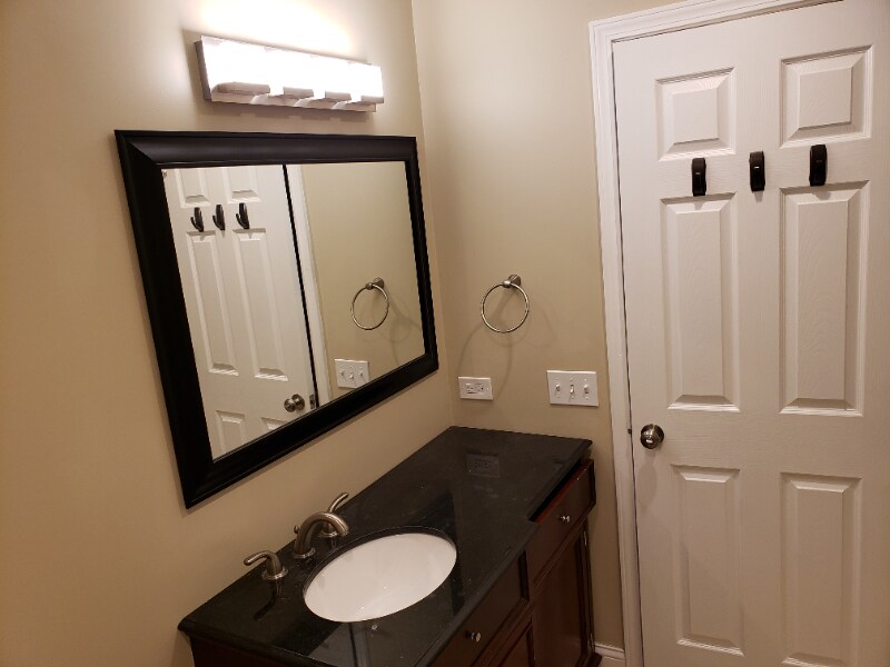 Building Photo - 2128 Rugen Rd