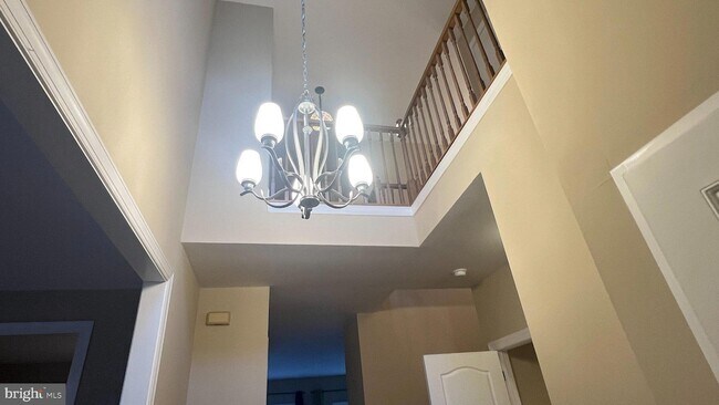 Building Photo - 67 Highpoint Dr