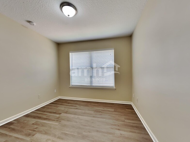 Building Photo - 1008 Beckingham Dr