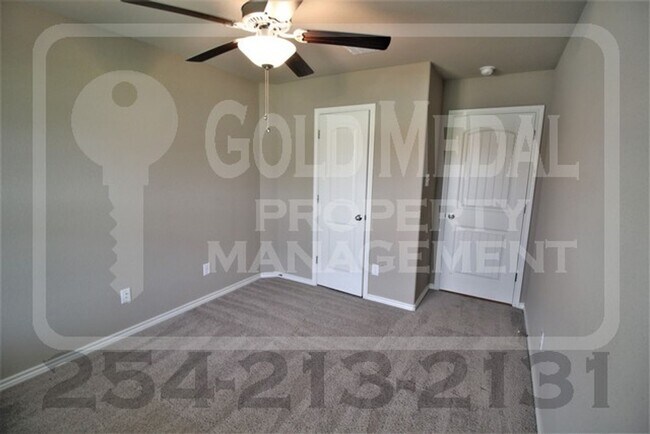 Building Photo - Charming 3-bed, 2-bath home now available ...