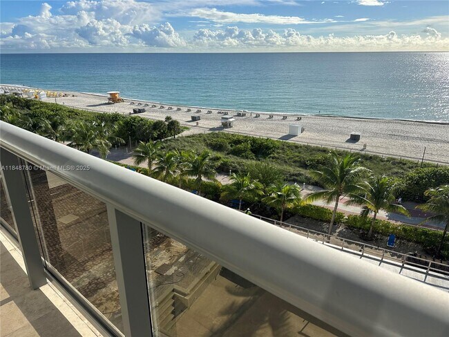 Building Photo - 6039 Collins Ave