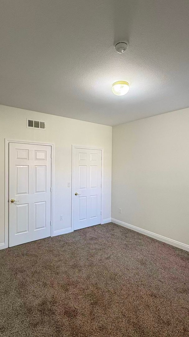 Building Photo - 8000 W Badura Ave
