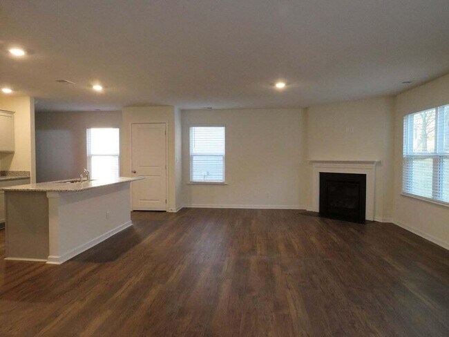 Building Photo - 3352 Harmony Ct NE