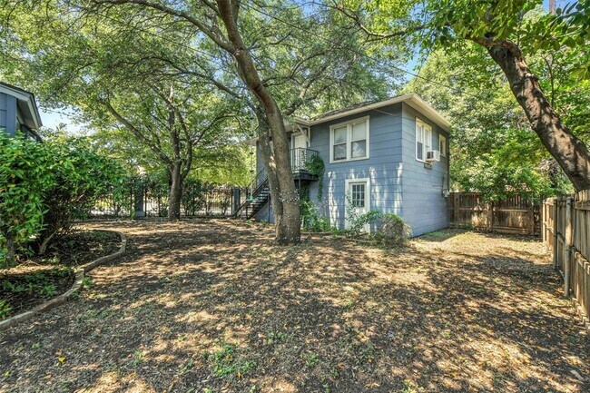 Building Photo - 4036 Dexter Ave