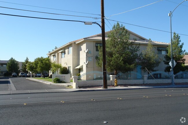 Primary Photo - 1355 S Mojave Rd