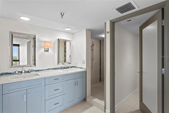 Building Photo - 3301 Bayshore Blvd