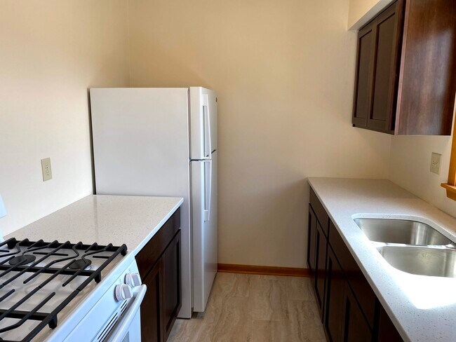 Building Photo - 1322 Harding Ave