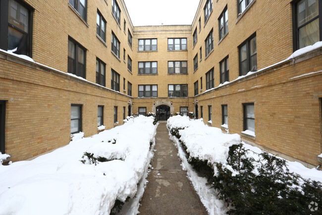 Building Photo - The Park Ainslie