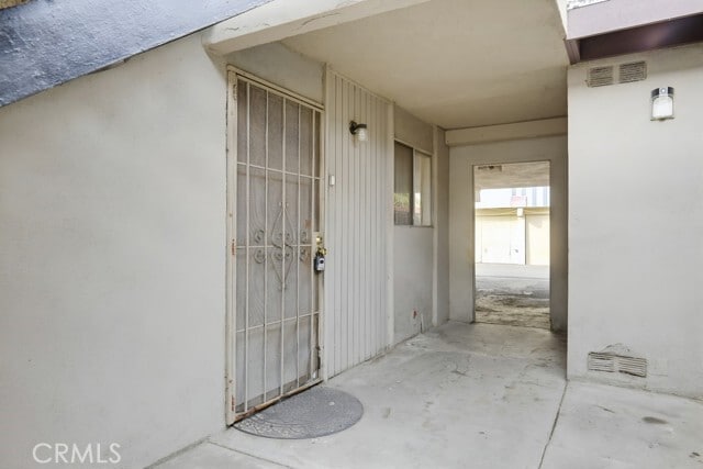 Building Photo - 2178 W Alameda Ave