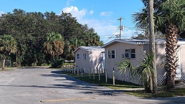 Building Photo - Two Bedroom One Bath Manufactured Home