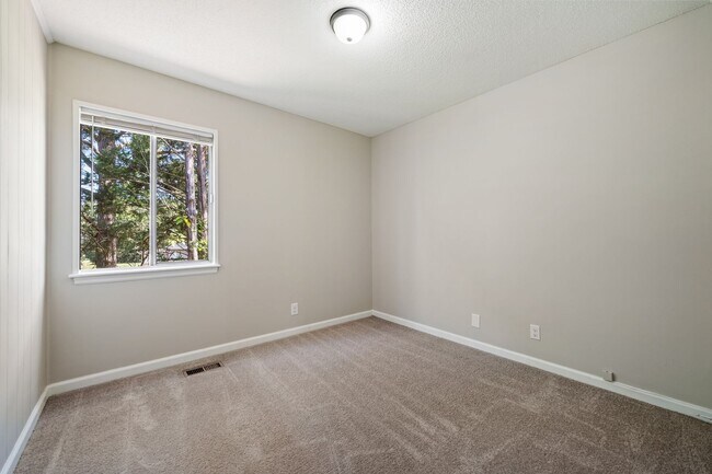 Building Photo - 2118 Baltic Ave