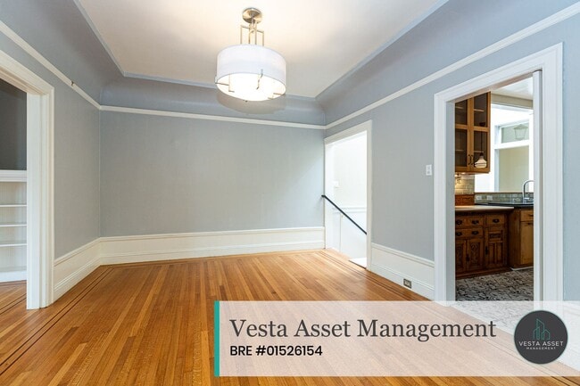 Building Photo - Charming Inner Sunset Home with Classic Ch...