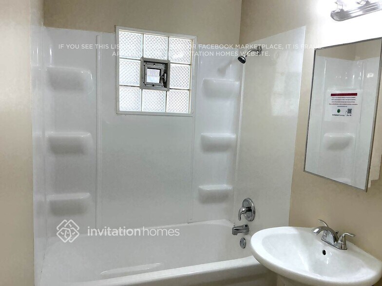 Building Photo - 316 Neola St