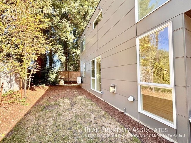 Building Photo - 14441 100th Ave NE