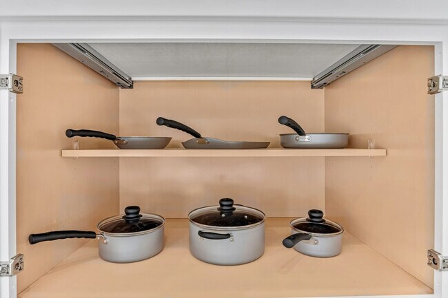 Building Photo - 3020 Live Oak St