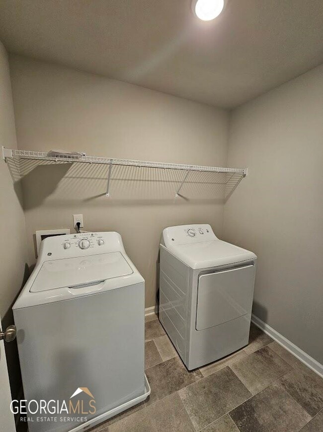 Building Photo - 6 Iron Dr