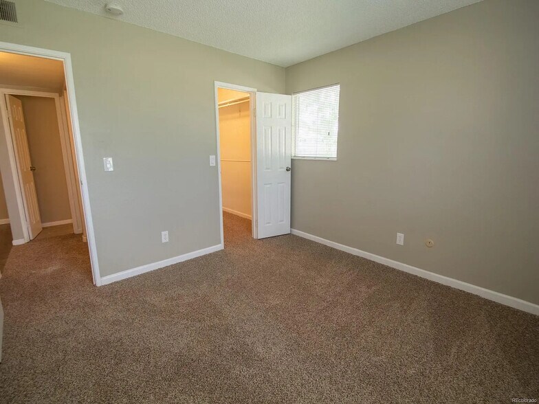 Building Photo - 14464 E Colorado Dr