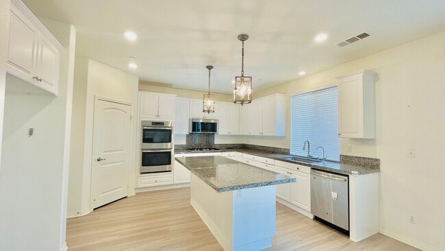 Building Photo - BEAUTIFUL 5BD/3BA-2 Story Home available for rent in Jurupa Valley!