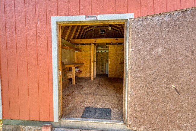 Building Photo - 826 Sandy Mountain Dr